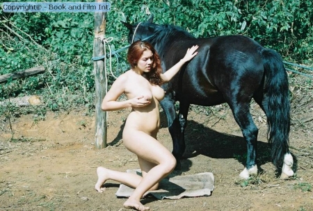 Снимки порно зоо баба трахается с лошадью на природе
