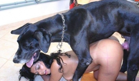Зоопорно фото голенькая малышка порется с собакой смотрите онлайн